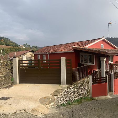 Casa Do Feligres E Da Alsira Villa Nogueira de Abaixo Exterior photo